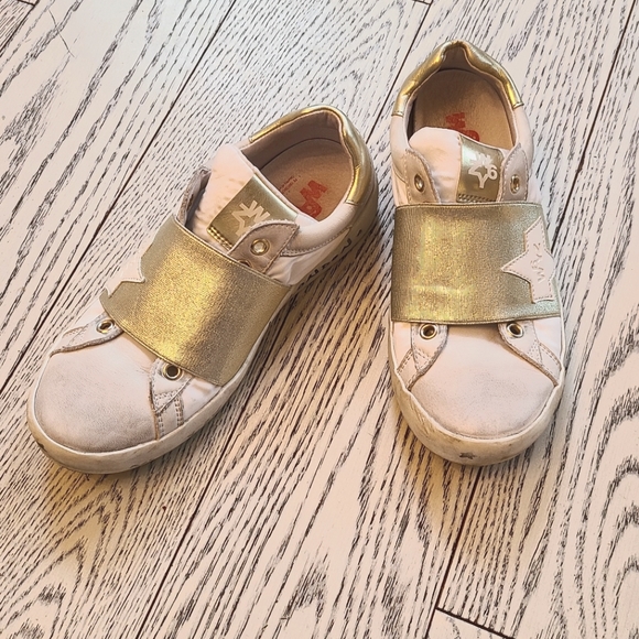 W6yz "worn out" style sneakers, size 6 - Picture 3 of 16